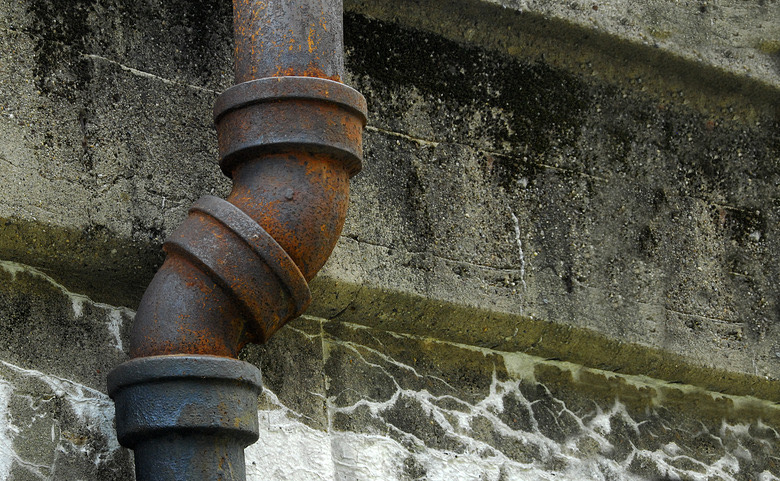 Why Pre-1975 Cast Iron Fails in Southwest Florida - Southwest Florida